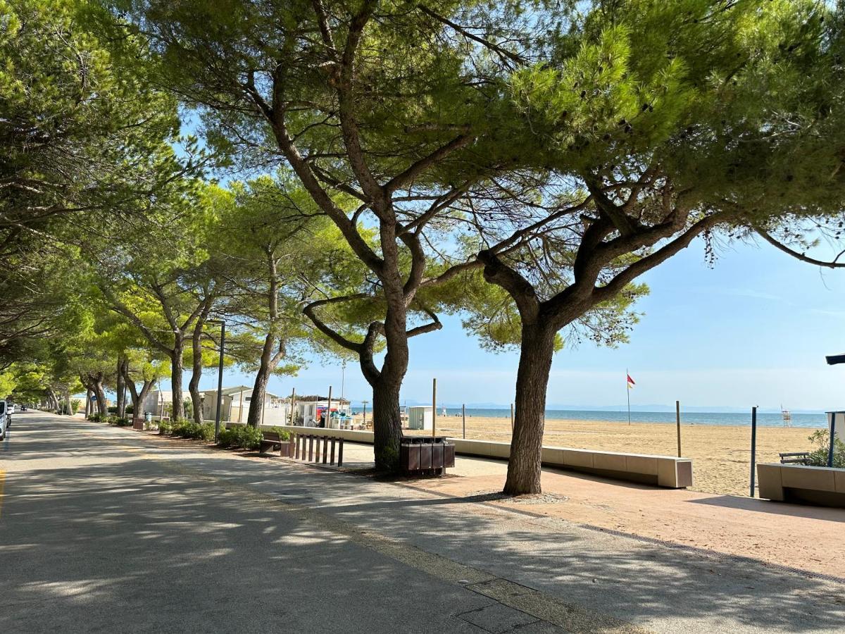Beach Front Apartment Sabbiadoro لينانو سابيادورو المظهر الخارجي الصورة