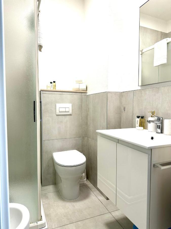 Beach Front Apartment Sabbiadoro لينانو سابيادورو المظهر الخارجي الصورة