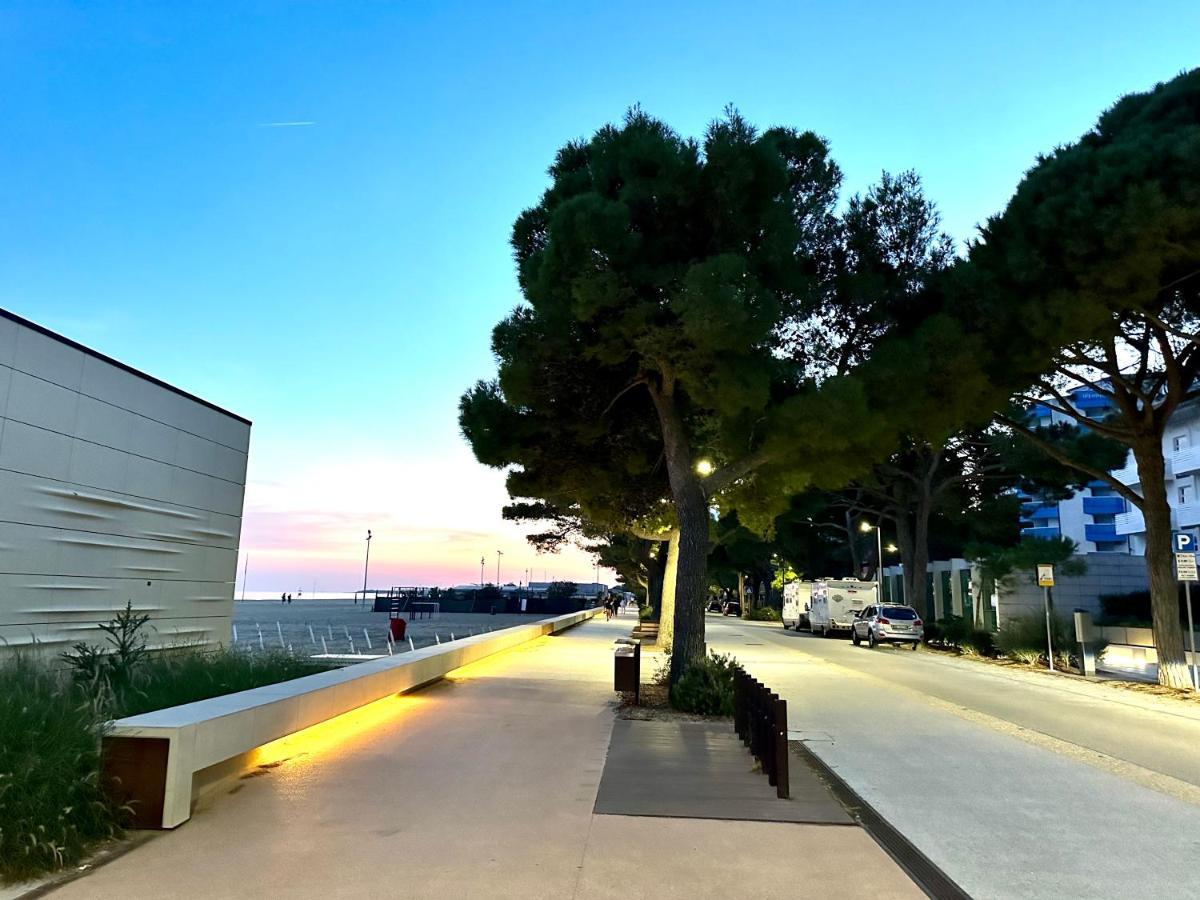 Beach Front Apartment Sabbiadoro لينانو سابيادورو المظهر الخارجي الصورة