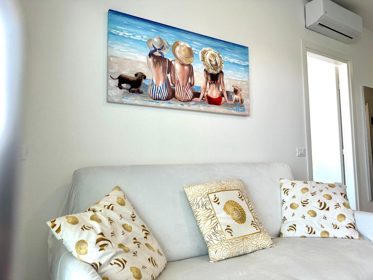 Beach Front Apartment Sabbiadoro لينانو سابيادورو المظهر الخارجي الصورة